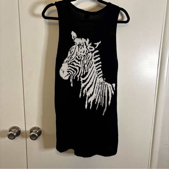 Unique Knit Mesh Dress with Zebra - Picture 4 of 8